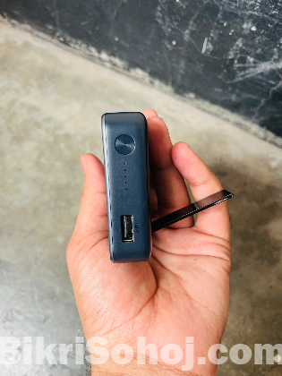 Oraimo magnetic wireless power bank